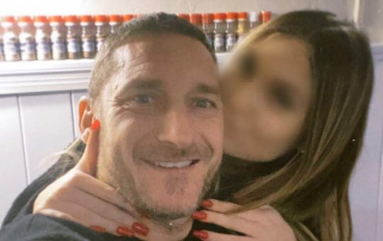 Francesco Totti bullizzato da Chanel