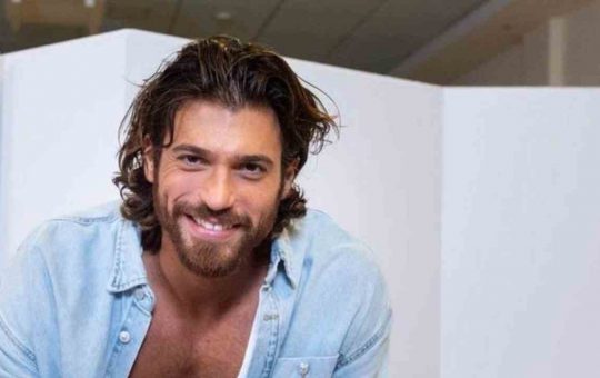 Can Yaman cuore d'oro