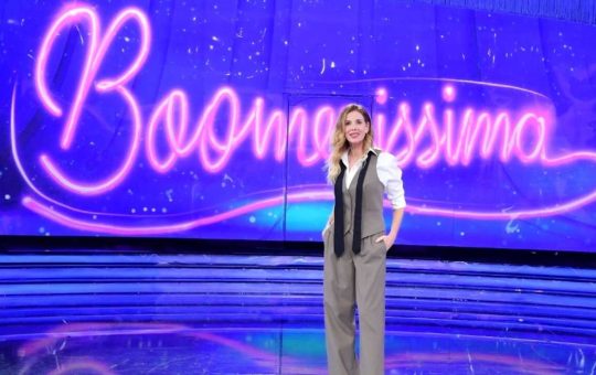 Alessia Marcuzzi riceve critiche per il suo nuovo show "Boomerissima"