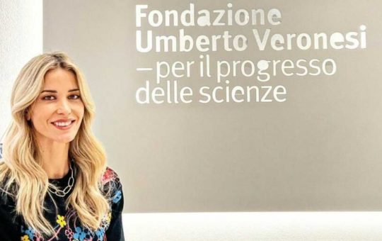 Elena Santarelli torna a raccontare il dramma della malattia del figlio e sostiene la Fondazione Veronesi