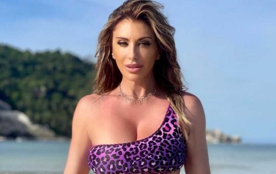 Il nuovo look di Sabrina Salerno è firmato da Federico Fashion Style