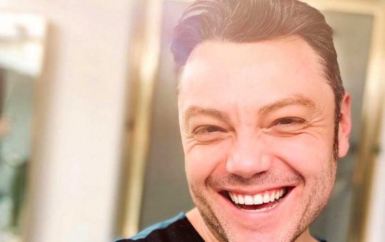 Tiziano Ferro sta vivendo un momento d'oro: accanto a lui c'è sempre il marito Victor