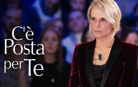 Maria De Filippi torna in tv con "C'è posta per te" dopo la morte del marito e manda in onda un toccante messaggio