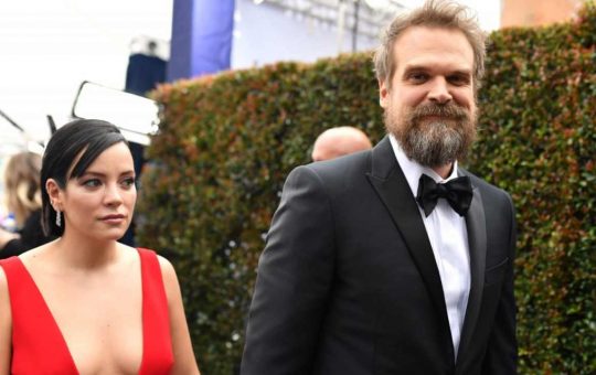 Lily Allen- David Harbour- solocine.it