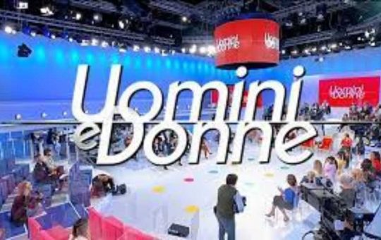 Uomini e Donne Logo