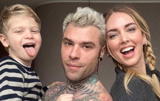 Fedez e Chiara Ferragni con il figlio Leone solocine.it